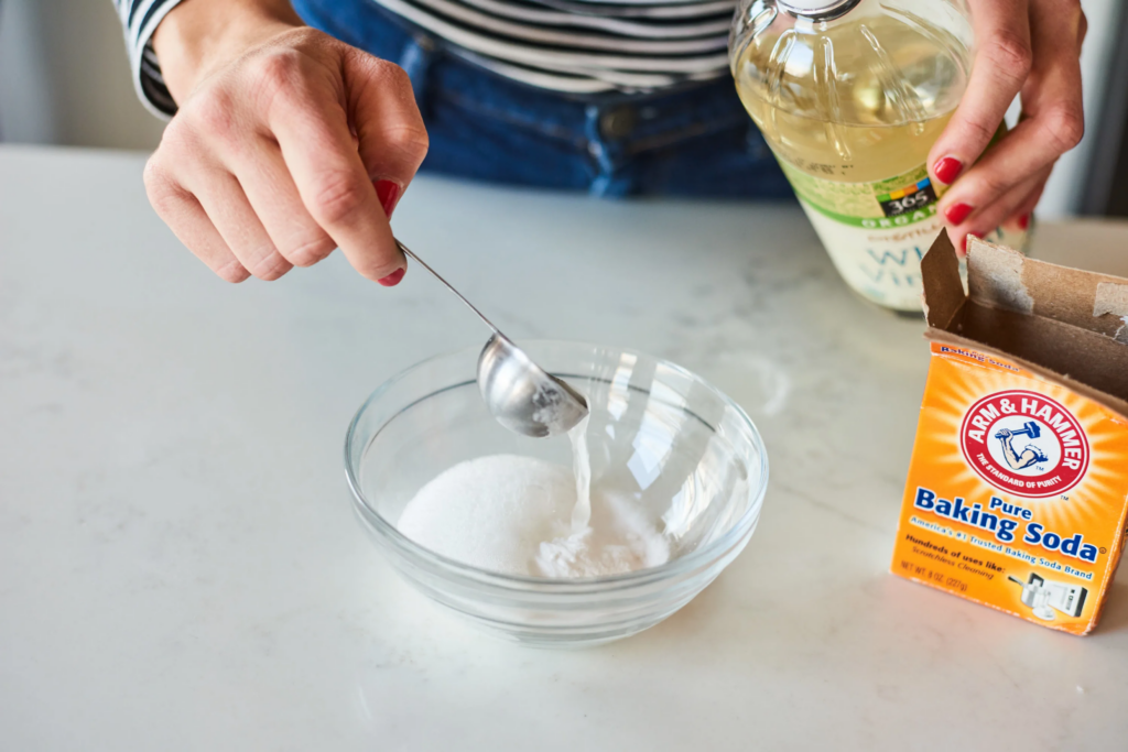 Baking Soda and Vinegar Solution